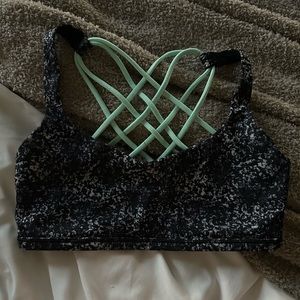 Lululemon Free To Be Wild Sports Bra Size 4